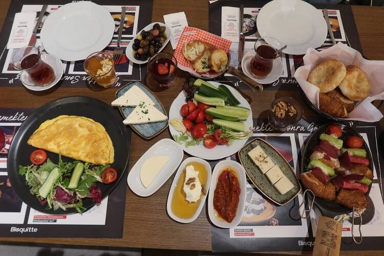 Usak Bisquitte